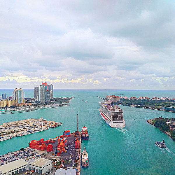 Miami HeliTour for 6 Persons over the Miami Area