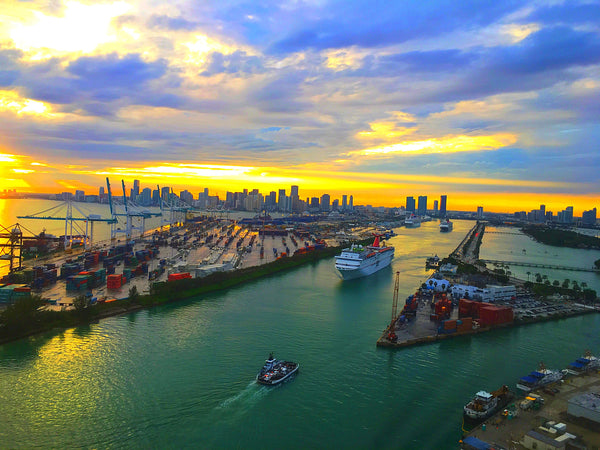 A Miami HeliTour for 2 Persons over Miami Area